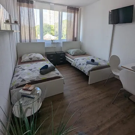 Bahnhof Apartment *